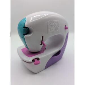 Cool Maker Stitch 'N Style Fashion Studio Sewing Machine Toy